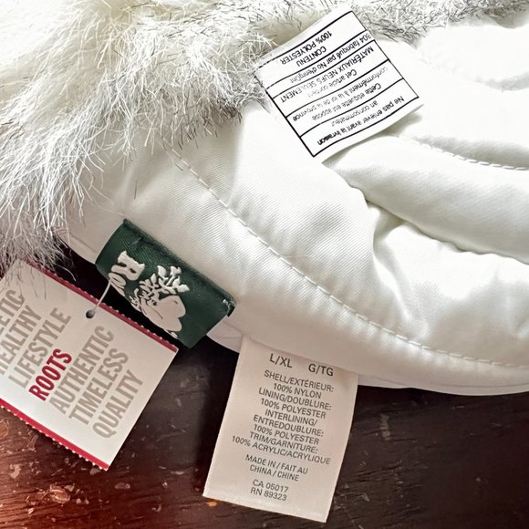 ROOTS brand Winter Hat with Earflaps NWT White Size Large Kids Discounted SH - Picture 6 of 8